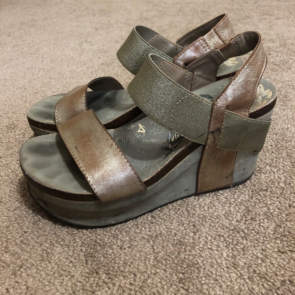 Gold OTBT wedges